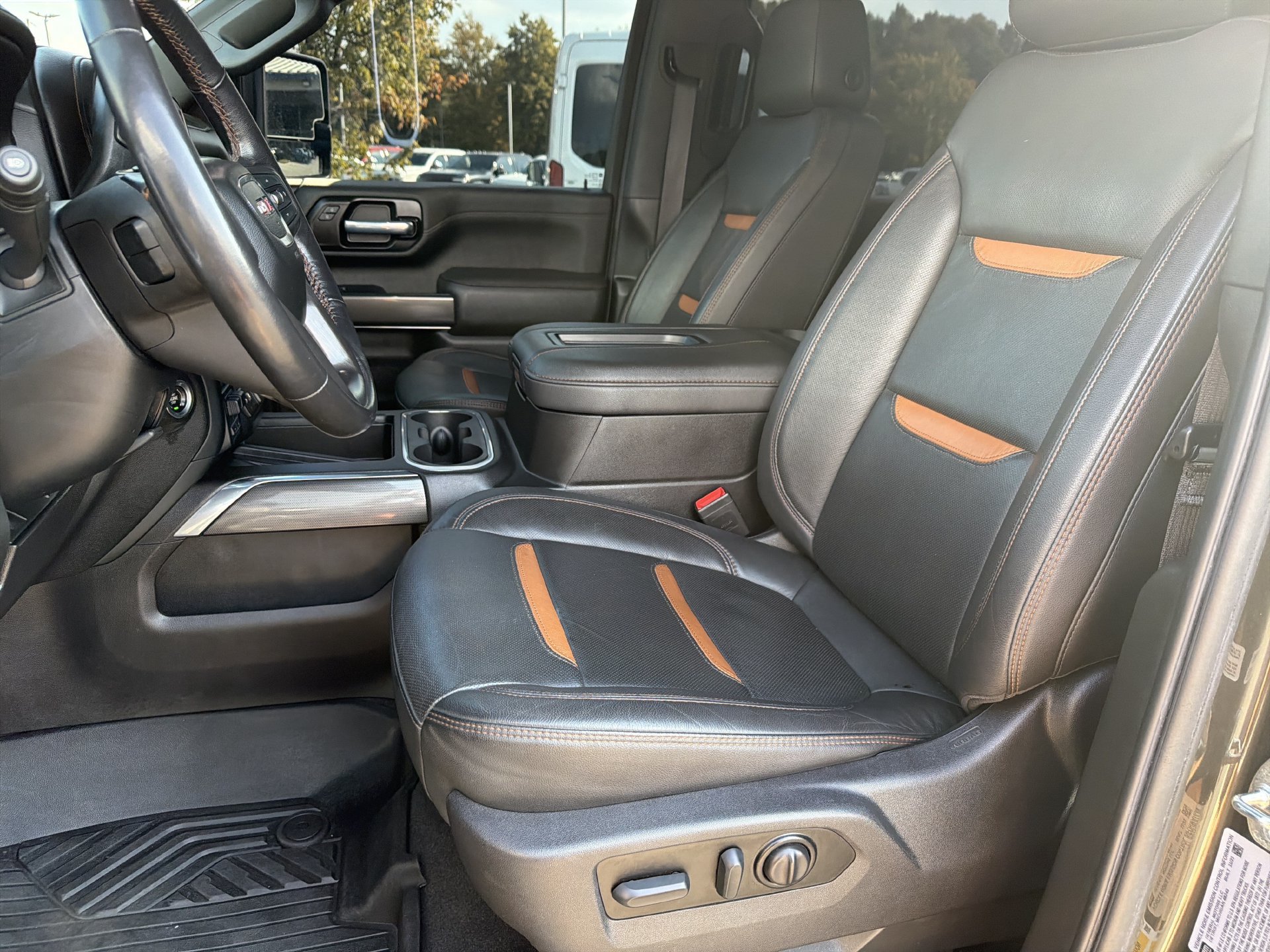 Used 2022 GMC Sierra 2500 AT4 w/ AT4 Premium Plus Package AWD/4WD image 24