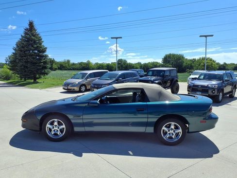 Used 1997 Chevrolet Camaro Z28 RWD image 21