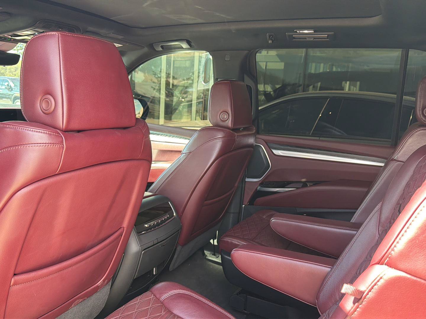 Used 2025 Cadillac Escalade ESV Premium Luxury w/ Touring Package AWD/4WD image 9