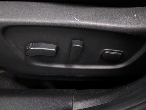 Used 2018 Nissan Rogue SV image 23