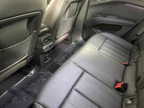 Used 2024 Audi Q4 e-tron Premium Plus image 11