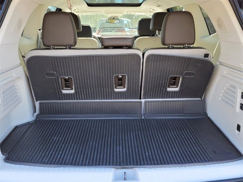 Used 2024 GMC Acadia Denali image 12