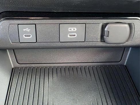 New 2026 Toyota Prius Plug-In Hybrid FWD image 27