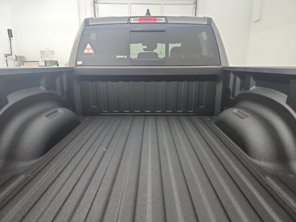 New 2026 RAM 1500 Express AWD/4WD image 31