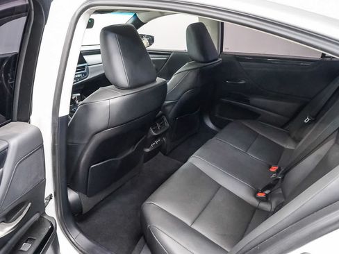 Used 2024 Lexus ES 350 w/ Accessory Package (Z1) FWD image 19