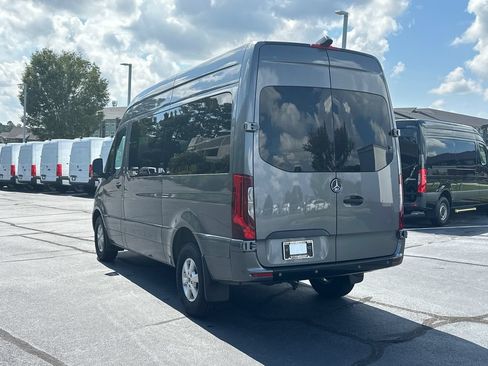 Used 2023 Mercedes-Benz Sprinter 2500 image 5