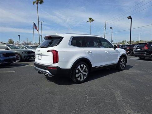 Used 2022 Kia Telluride EX w/ EX Premium Package image 11