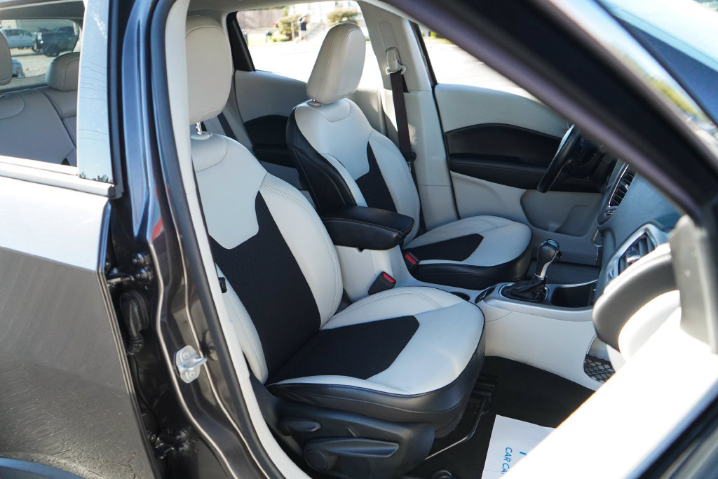 Used 2020 Jeep Compass Latitude FWD image 12