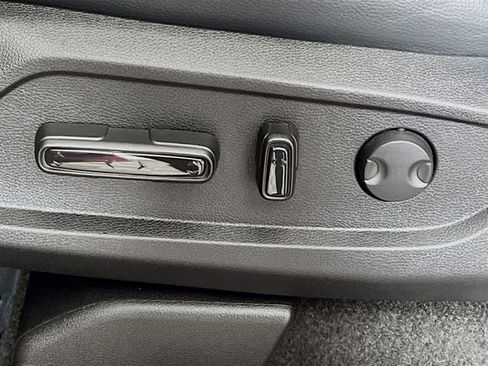 Certified 2025 Honda Pilot Touring image 13