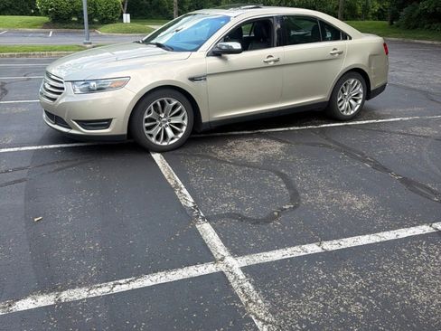 Used 2017 Ford Taurus Limited FWD image 17