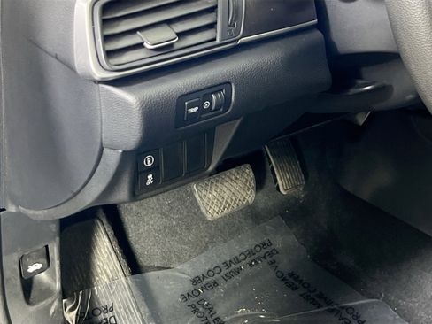 Used 2022 Honda Accord LX image 10