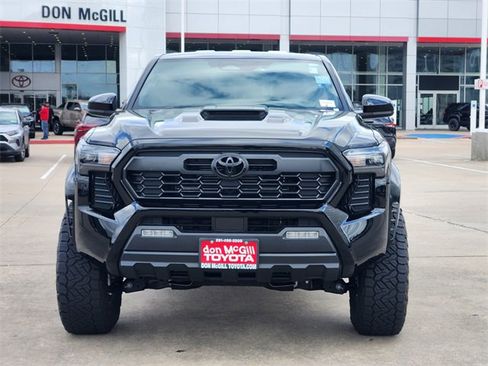 Certified 2025 Toyota Tacoma TRD Sport image 2