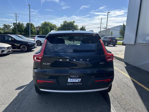 Certified 2024 Volvo XC40 B5 Core AWD/4WD image 7