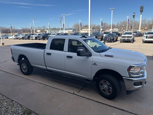 Used 2023 RAM 2500 Tradesman w/ Chrome Appearance Group image 4