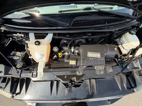 Used 2014 Chevrolet Express 2500 Extended image 16