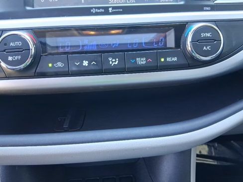 Used 2015 Toyota Highlander XLE FWD image 17