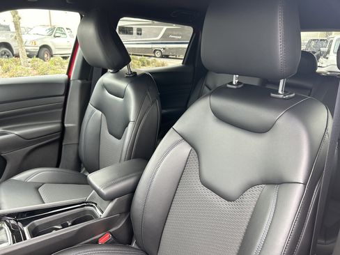 New 2026 Jeep Compass Latitude image 12