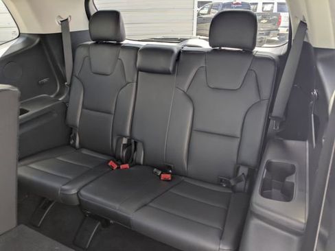 Certified 2025 Kia Telluride LX FWD image 17