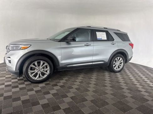 Used 2024 Ford Explorer Limited image 4