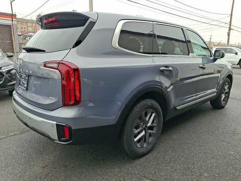 Used 2023 Kia Telluride LX image 5