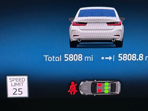 Used 2025 BMW 330i Sedan w/ Convenience Package image 25