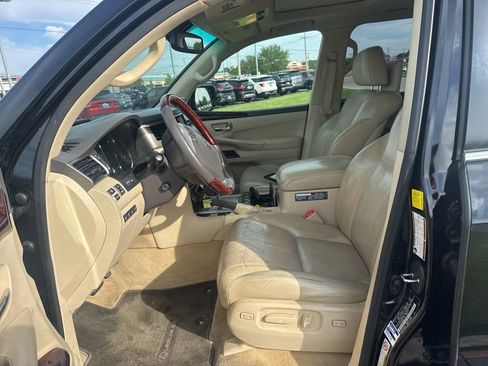 Used 2013 Lexus LX 570 4WD w/ Luxury Pkg image 7