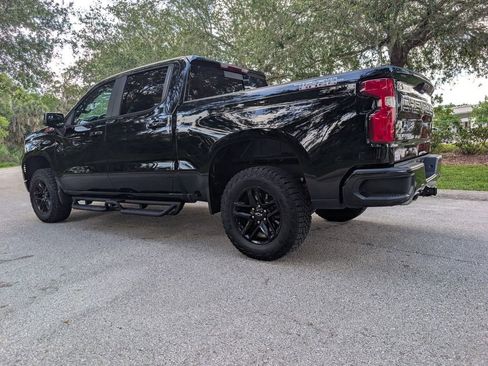 Used 2024 Chevrolet Silverado 1500 LT Trail Boss w/ Convenience Package II AWD/4WD image 6