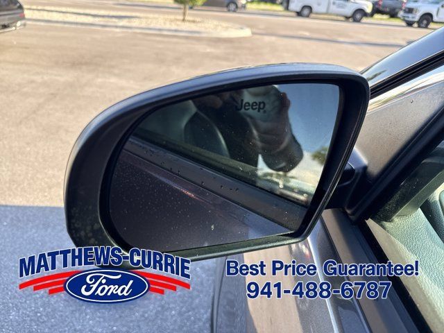 Used 2018 Jeep Compass Latitude w/ Popular Equipment Group AWD/4WD image 8
