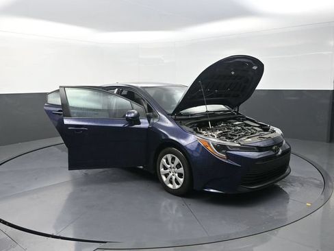 Used 2024 Toyota Corolla LE FWD image 39
