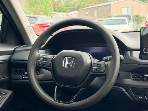 Used 2023 Honda Accord EX image 19