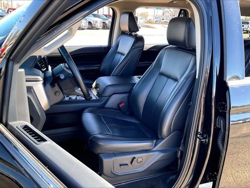 Used 2024 Ford Expedition Max XLT image 7