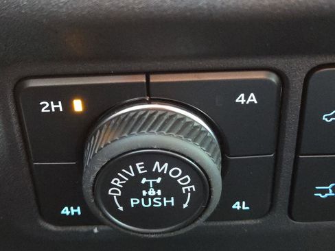 Used 2025 Ford Expedition Tremor AWD/4WD image 6