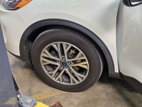 Used 2022 Ford Escape SEL image 24