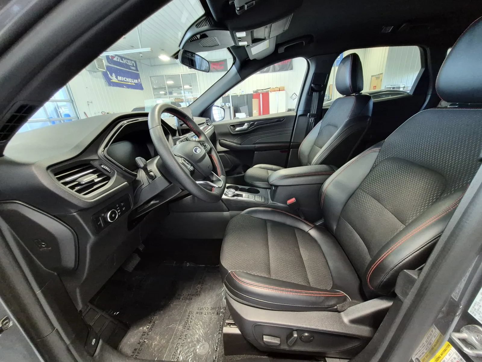 Used 2025 Ford Escape ST-Line Select AWD/4WD image 28