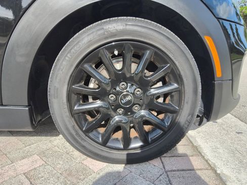 Used 2020 MINI Cooper 4-Door Hardtop w/ Signature Upholstery Package image 42