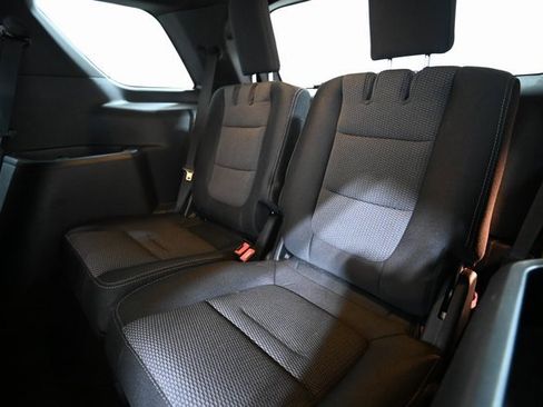 Used 2019 Ford Explorer XLT w/ Class III Trailer Tow Package image 9