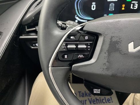 Used 2024 Kia Niro EX Touring image 24