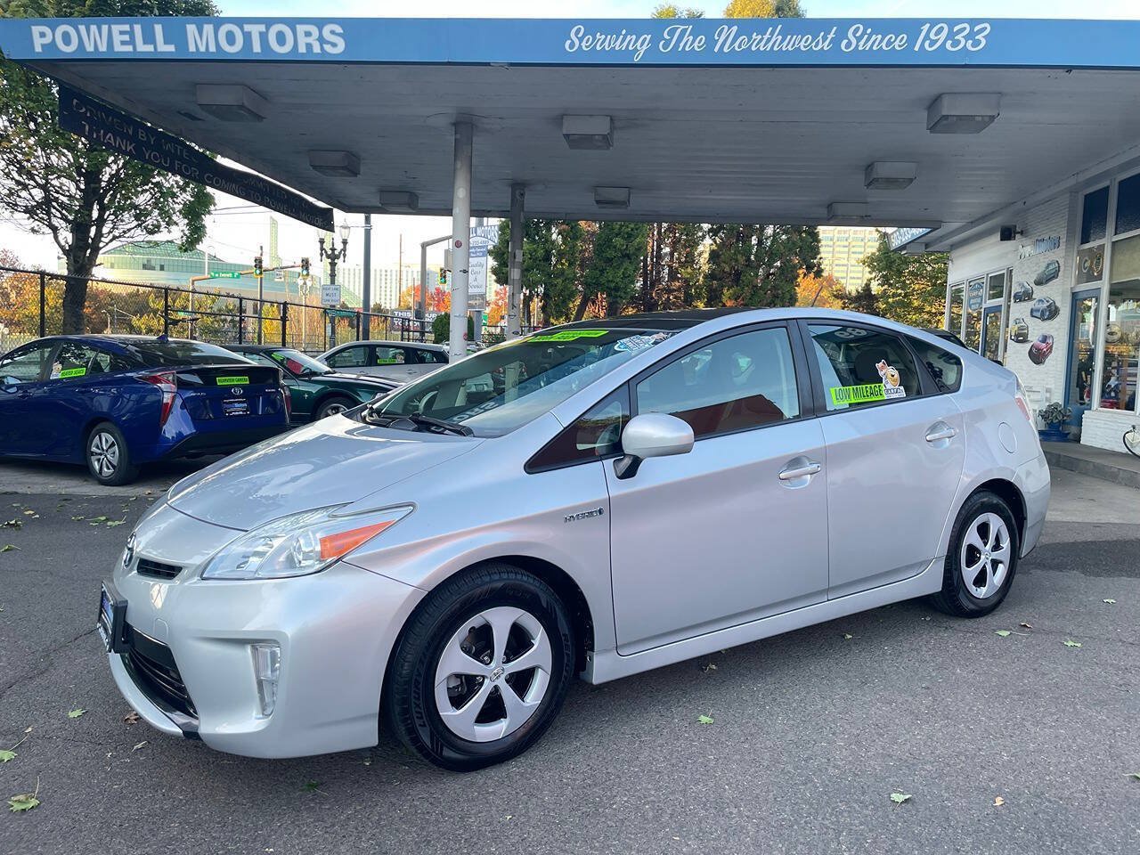 Used 2012 Toyota Prius Four w/ Deluxe Solar Roof Pkg FWD image 12