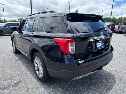 Used 2024 Ford Explorer XLT w/ Equipment Group 202A AWD/4WD image 5