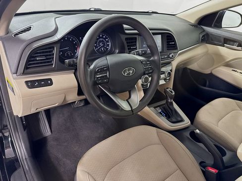 Used 2019 Hyundai Elantra SEL image 9