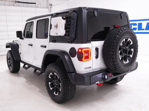 Used 2024 Jeep Wrangler Unlimited Rubicon AWD/4WD image 9