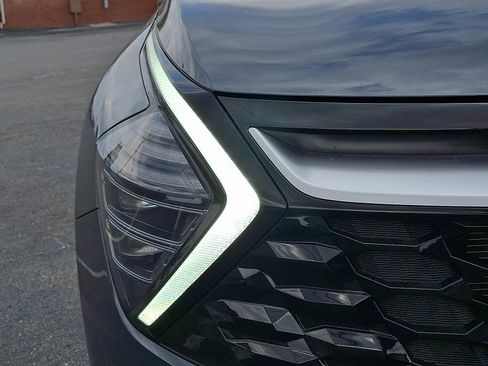 Used 2024 Kia Sportage SX image 9