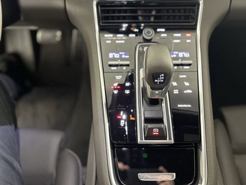 Certified 2022 Porsche Panamera 4 Platinum Edition image 29