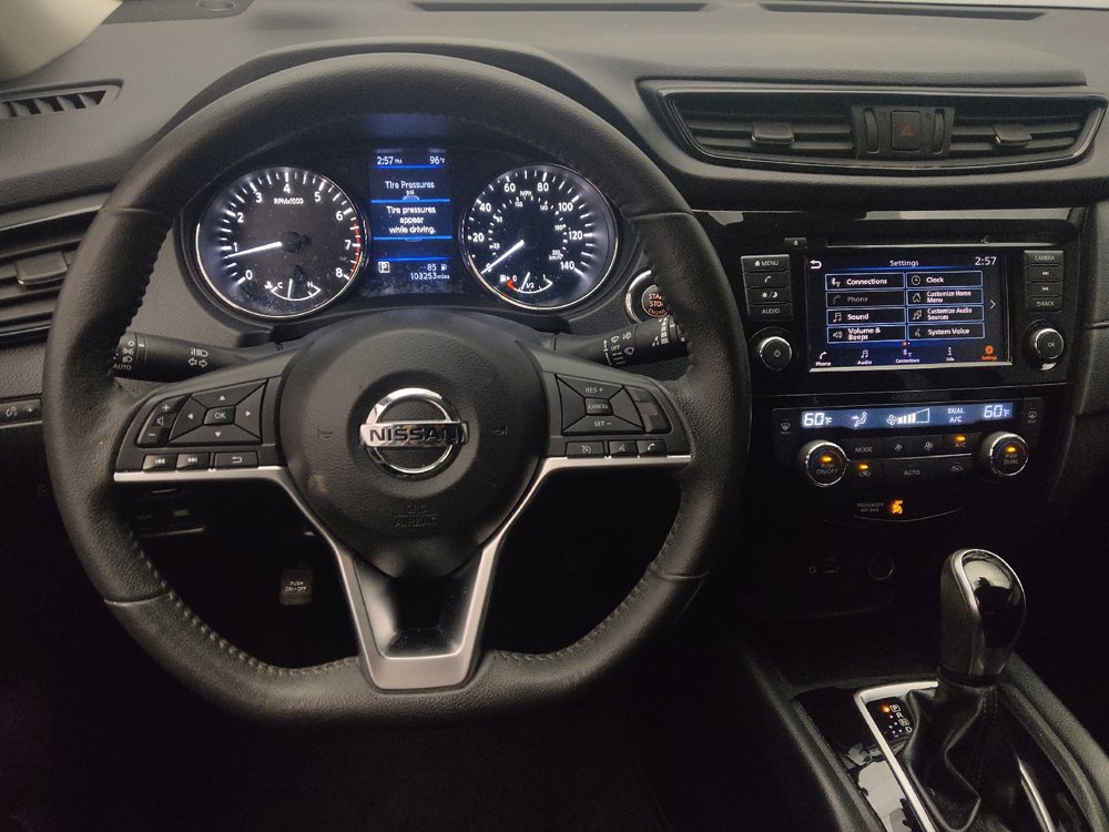 Used 2020 Nissan Rogue SV FWD image 22