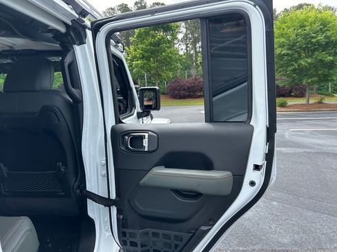 Used 2025 Jeep Gladiator Mojave AWD/4WD image 73