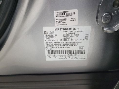 Used 2022 Ford Explorer XLT image 33