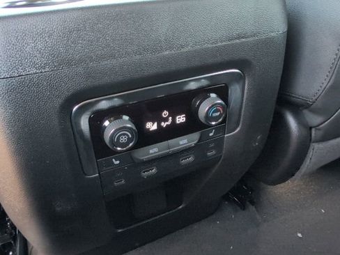 New 2026 Chevrolet Suburban Premier image 6