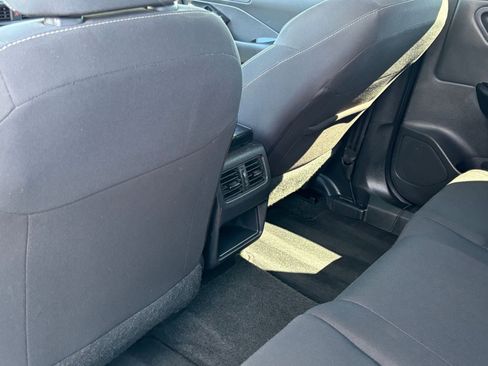 Used 2024 Nissan Rogue S image 22