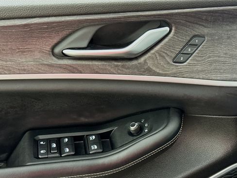 Used 2023 Jeep Grand Cherokee 4WD 4xe image 21