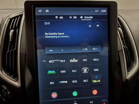 Used 2024 Ford Edge SEL w/ Convenience Package image 15